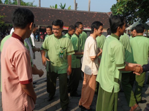 Peningkatan Pemahaman Karyawan Terhadap Pelayanan Pasien Melalui Apel Pagi
