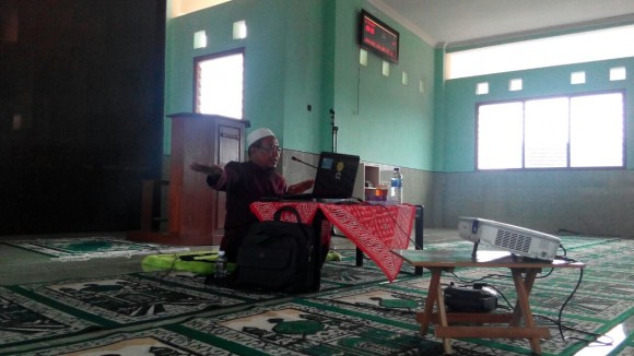 Pengajian Rutin Sabtu, Karyawan Pahami Soal Rukyah Syari’ah