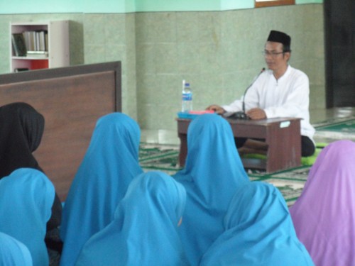 Pengajian Rutin Karyawan, Muharram Adalah Bulan yang Dimuliakan