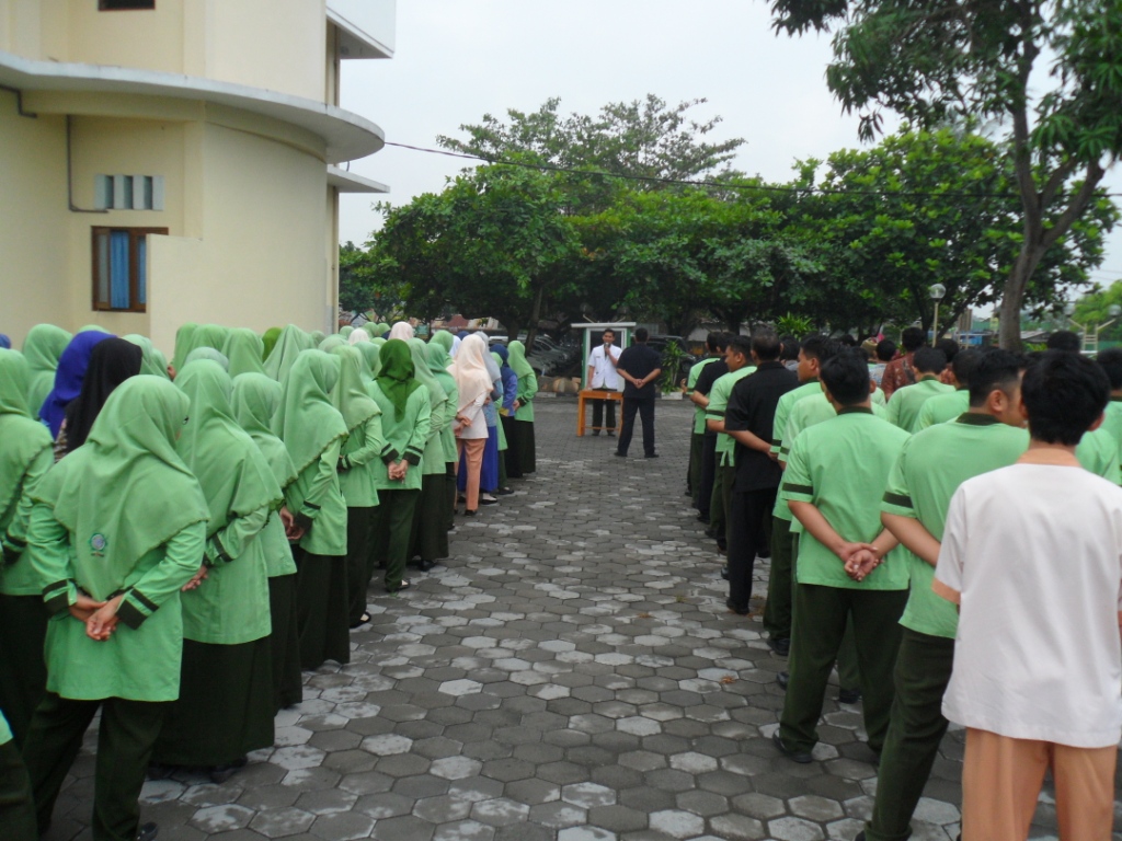 Apel Senin, Arahan Untuk Bekerja Dengan Niat Ibadah