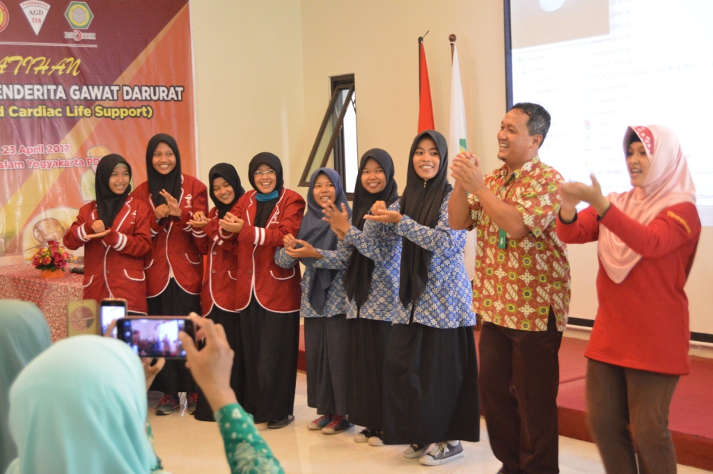 Kunjungan Siswa SMK Muhammadiyah Cawas ke RSIY PDHI