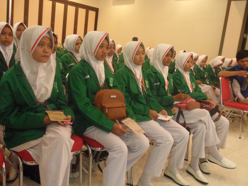 RSIY PDHI Terima Kunjungan Studi SMK Ma’arif NU 2 Ajibarang